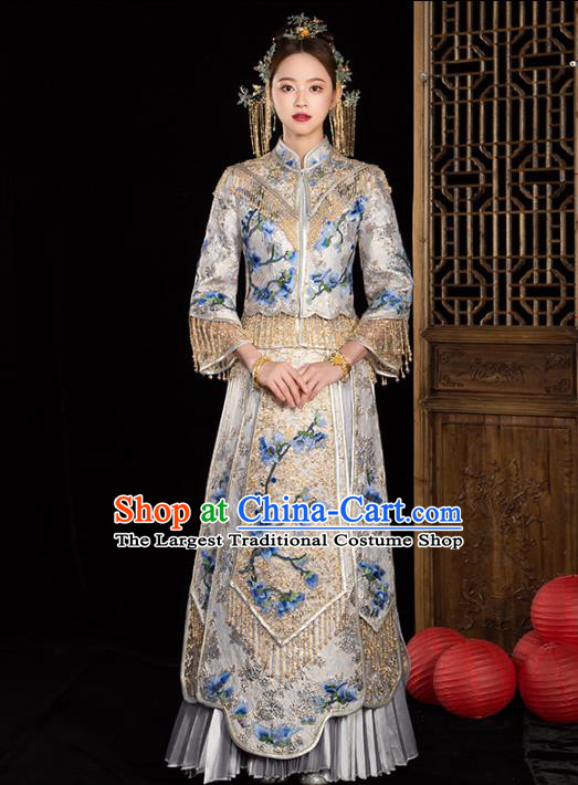 Chinese Traditional Embroidered Magnolia White Xiuhe Suits Wedding Dress Ancient Bride Costume for Women