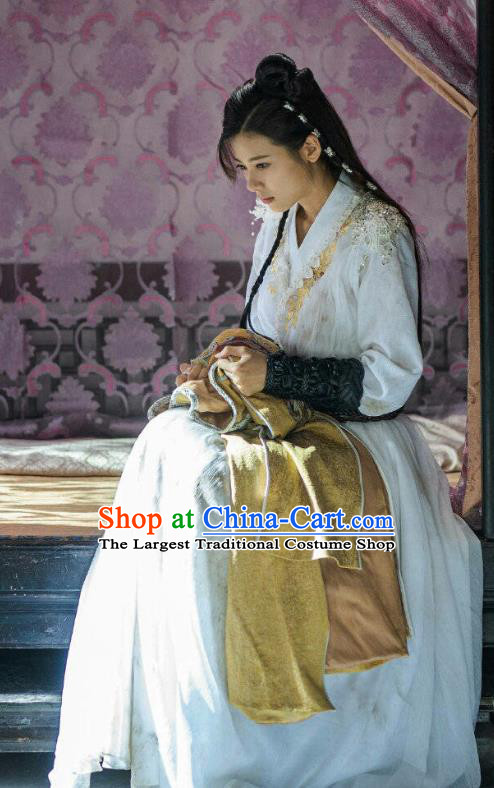 Chinese Ancient Historical Costumes Drama The Romance of Hua Rong Female Swordsman White Hanfu Dress and Hair Pins