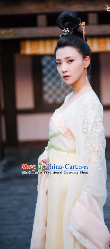 Chinese Wuxia Drama Ancient Princess Garment The King of Blaze Costumes Apparels Infanta Pei Luoqing Beige Hanfu Dress and Hair Accessories