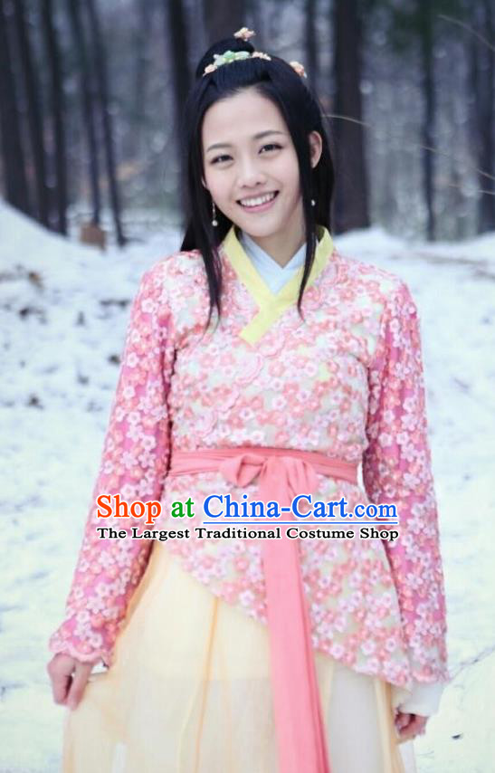 Chinese Ancient Young Lady Garment Costumes and Hair Accessories Drama I am A Pet At Dali Temple Pink Dress
