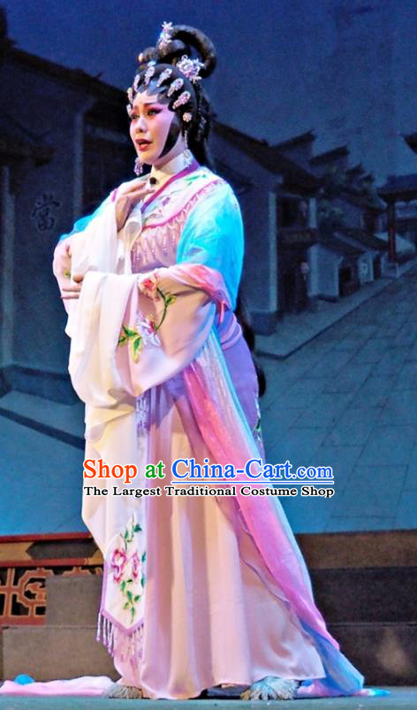 Chinese Cantonese Opera Diva Huo Xiaoyu Garment Story of the Violet Hairpin Costumes and Headdress Traditional Guangdong Opera Young Beauty Apparels Hua Tan Dress