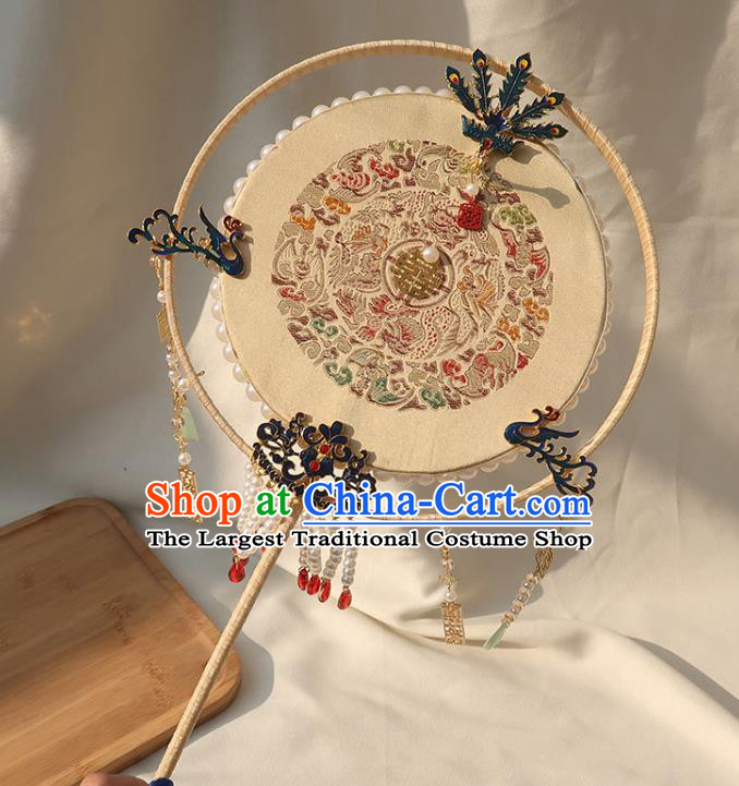 China Handmade Wedding Blueing Phoenix Palace Fan Traditional Bride Embroidered Beige Circular Fan Classical Dance Pearls Silk Fan