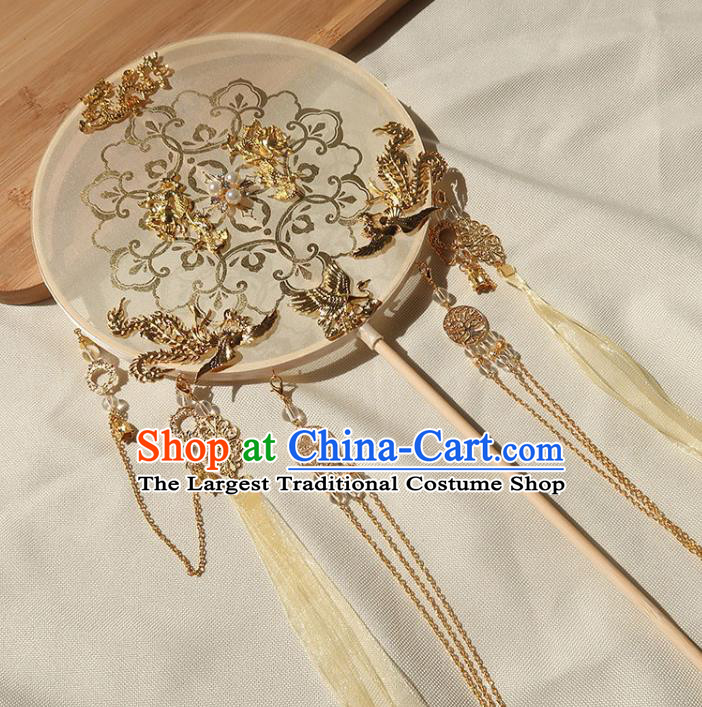 China Traditional Wedding Beige Ribbon Tassel Palace Fan Ancient Princess Silk Circular Fan Handmade Hanfu Fan
