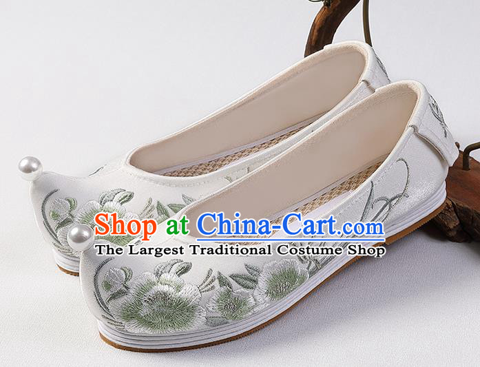 Chinese Classical Embroidered Begonia Shoes Traditional Women Shoes Handmade Hanfu White Cloth Shoes