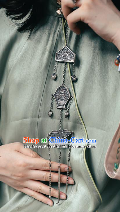 China Traditional Collar Pendant Accessories Silver Carving Butterfly Brooch Classical Cheongsam Breastpin Jewelry