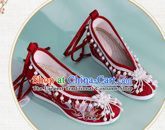 China Embroidered Phoenix Shoes Classical Beads Shoes Traditional National Wedding Red Cloth Shoes