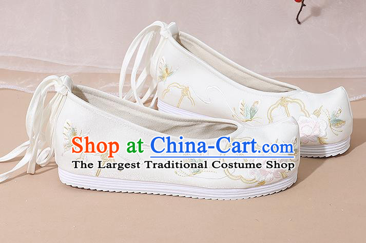China Song Dynasty Noble Woman Embroidered Shoes National White Cloth Shoes Traditional Ancient Princess Hanfu Shoes