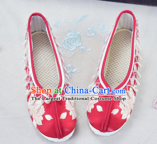 China Wedding Red Cloth Shoes Traditional Beads Tassel Shoes Women Hanfu Shoes National Embroidered Lotus Shoes