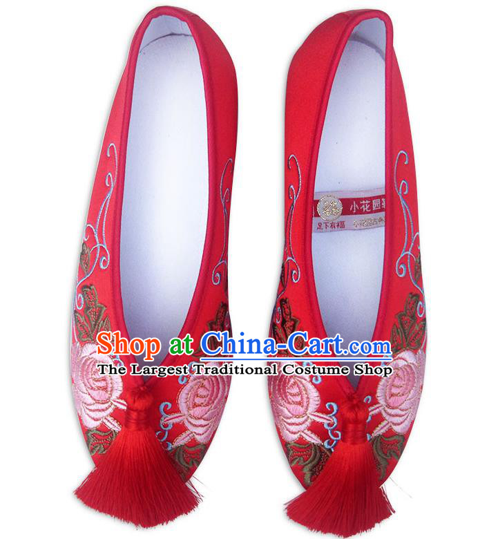 China Embroidered Rose Shoes Classical Xiu He Shoes Traditional Wedding Red Satin Shoes