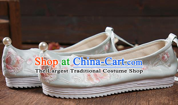 China Traditional Ming Dynasty Embroidered Peony Hanfu Shoes National Women Shoes Ancient Princess Light Green Cloth Shoes