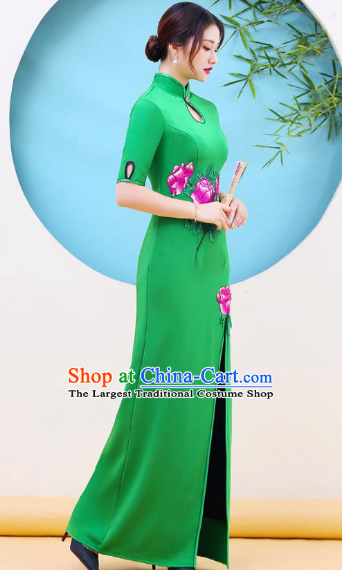 China Woman Fishtail Clothing Catwalks Green Long Qipao Dress Stage Performance Embroidery Cheongsam