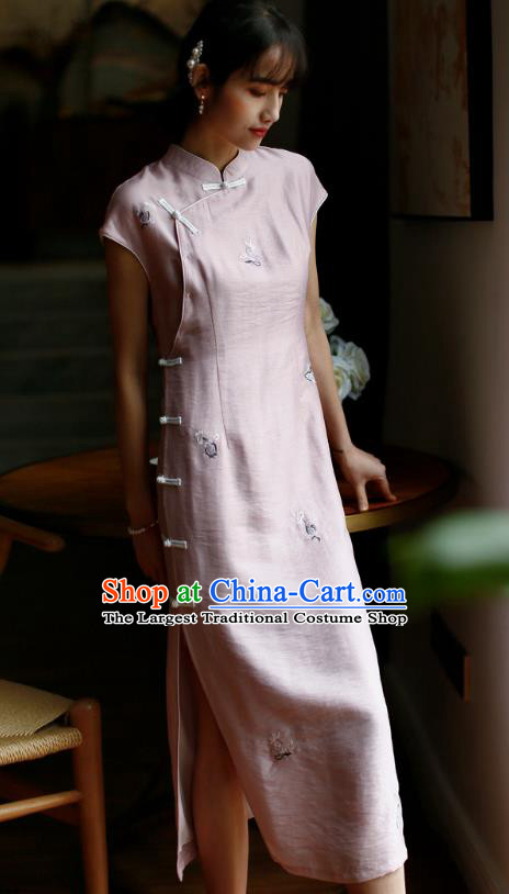 China Classical Young Lady Slim Cheongsam Costume Traditional Embroidered Lilac Silk Qipao Dress