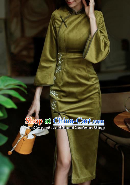 China Classical Dance Cheongsam Costume Traditional Young Lady Green Pleuche Qipao Dress