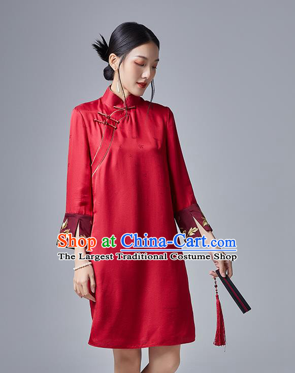 China Classical Embroidered Red Short Cheongsam Costume Traditional Young Lady Silk Qipao Dress