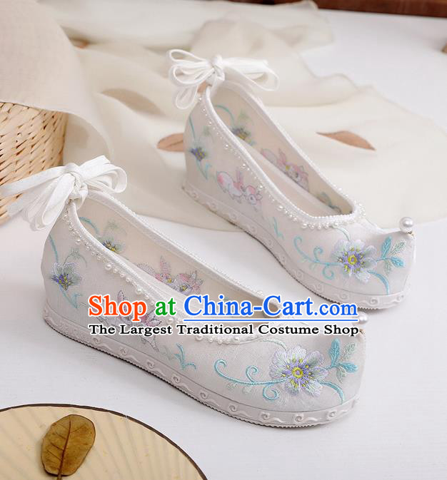 China Princess Shoes Embroidered Rabbit Flowers Shoes Hanfu Bow Shoes Traditional Ming Dynasty White Cloth Shoes
