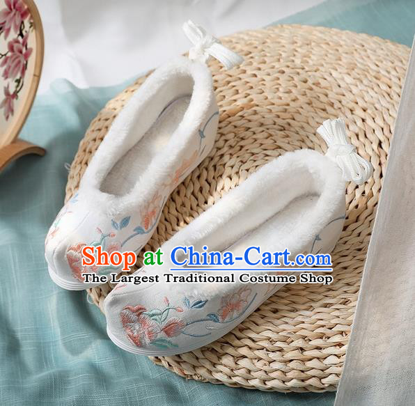 Chinese Embroidered Peony White Cloth Shoes Classical Wedge Heel Shoes National Woman Winter Shoes