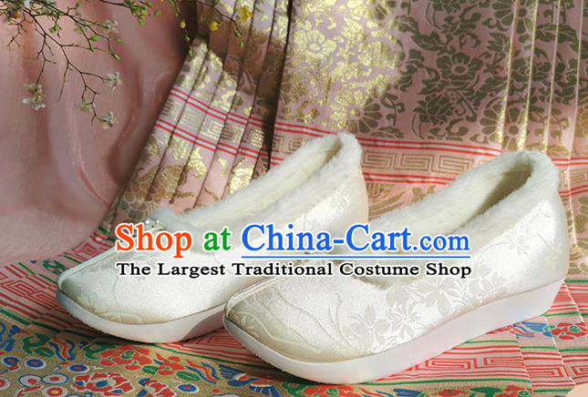 China Ming Dynasty Princess Shoes Ancient Hanfu Winter Shoes Traditional Beige Satin Shoes