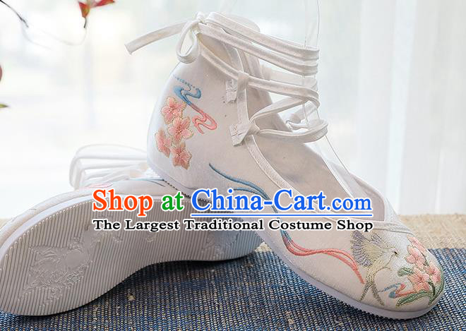 Chinese National Woman Shoes Traditional Classical Dance Shoes Embroidered Flowers Bird White Shoes