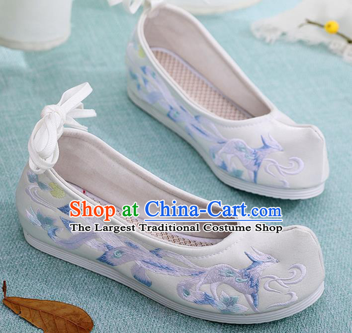 China Embroidered Nine Tail Fox Shoes Ancient Princess Shoes Classical Hanfu White Cloth Shoes