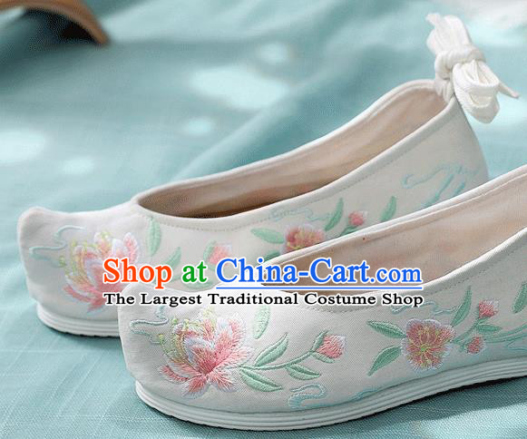 China Folk Dance White Cloth Shoes Embroidered Peach Blossom Shoes Traditional Hanfu Bow Shoes