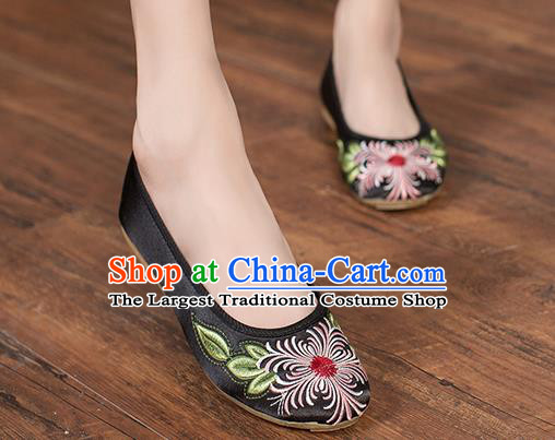 Chinese National Folk Dance Shoes Classical Embroidered Shoes Traditional Black Satin Shoes