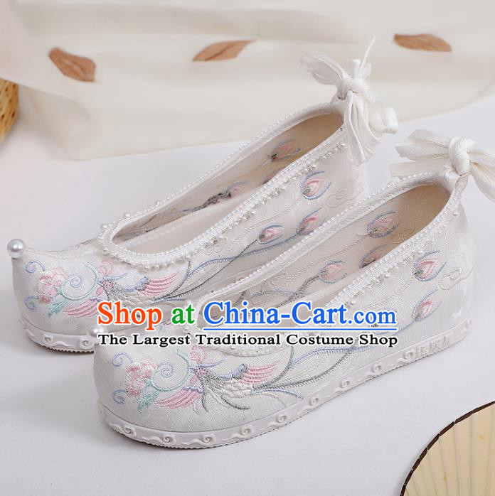 Chinese Traditional White Cloth Shoes Classical Pearls Shoes National Embroidery Phoenix Peony Shoes