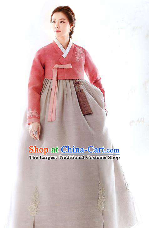 Asian Korea Traditional Garments Fashion Hanbok Clothing Korean Wedding Mother Pink Blouse and Grey Dress
