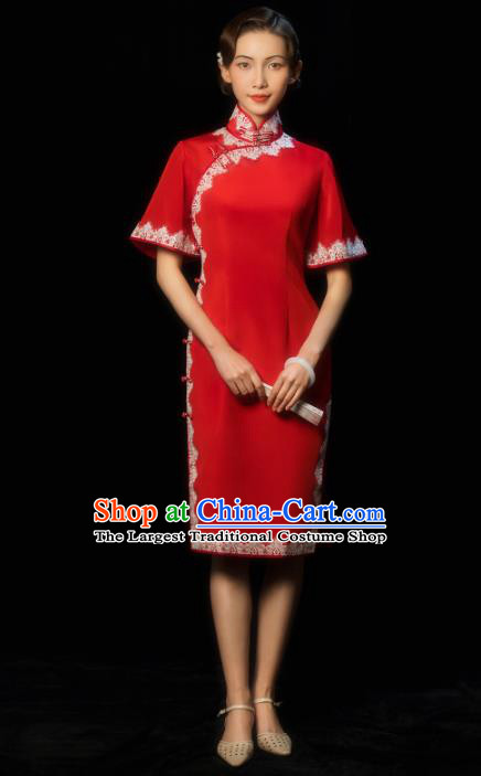 China Traditional Minguo Young Woman Red Qipao Dress Classical Wedding Bride Stand Collar Cheongsam