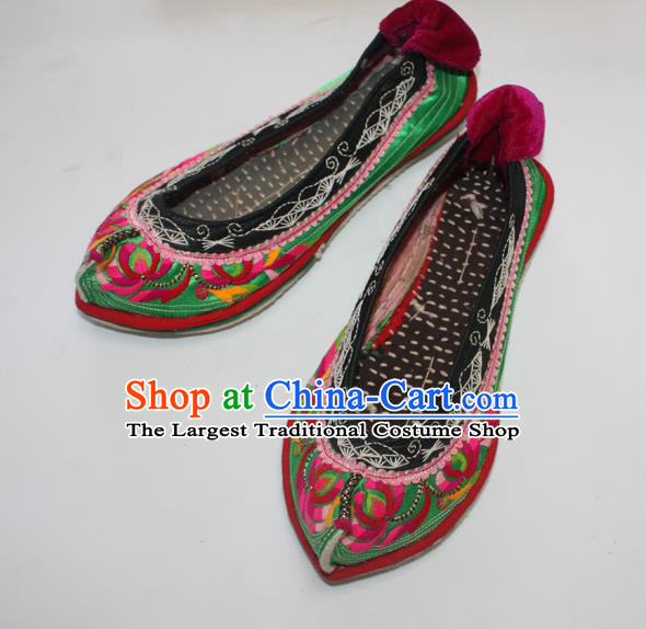 Chinese Handmade Strong Cloth Soles Shoes Yi Ethnic Female Shoes Traditional Green Satin Embroidered Shoes