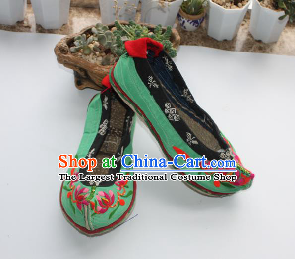 Chinese Handmade Ethnic Embroidered Green Cloth Shoes Yunnan Yi Nationality Dance Shoes National Female Shoes