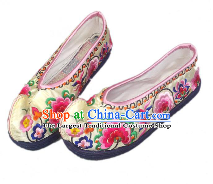 China Handmade Ethnic Dance Shoes National Woman Light Yellow Satin Shoes Yunnan Embroidered Shoes Wedding Bride Hanfu Shoes