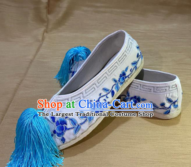 Handmade China Peking Opera Hua Tan White Satin Shoes Beijing Opera Actress Shoes Wedding Embroidered Shoes Ancient Princess Shoes