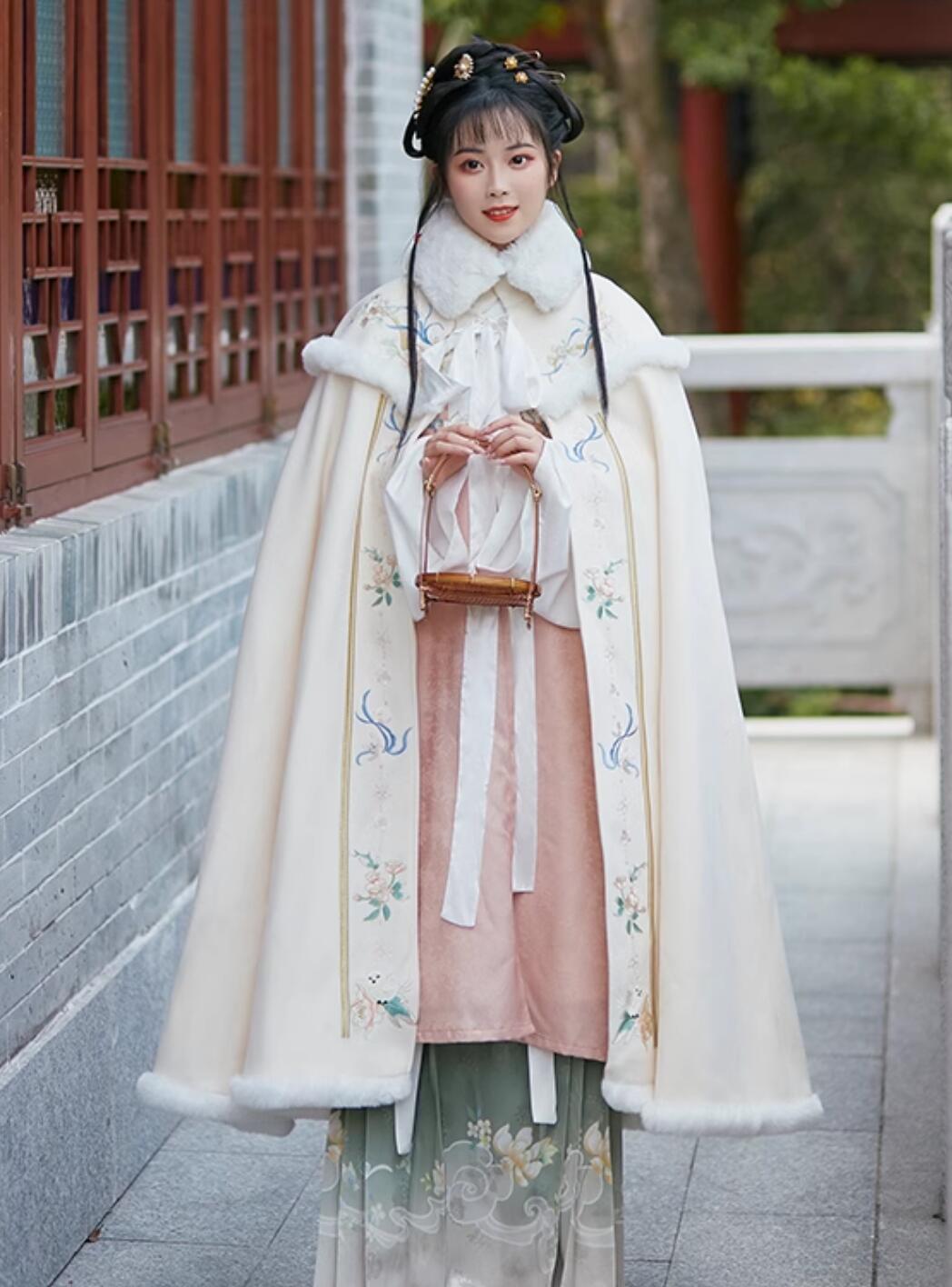 Winter Traditional Hanfu Cape Ancient China Princess Mantle Costume Chinese Embroidered Warm Cloak