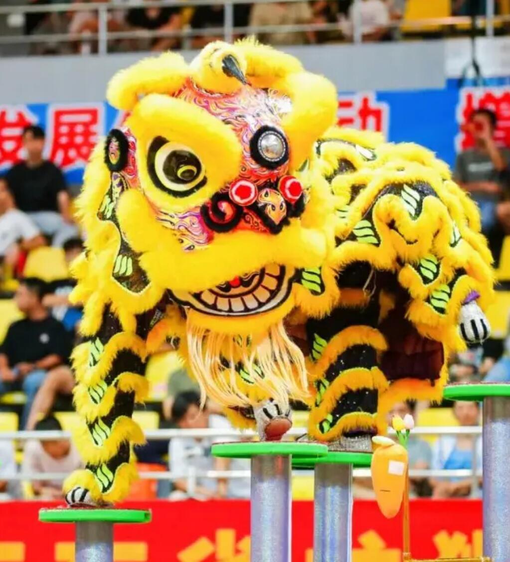 Chinese Dancing Lion Equipment Handmade Golden Fur Lion Head Fut San Lion Dance Tiger Spot Costumes Complete Set