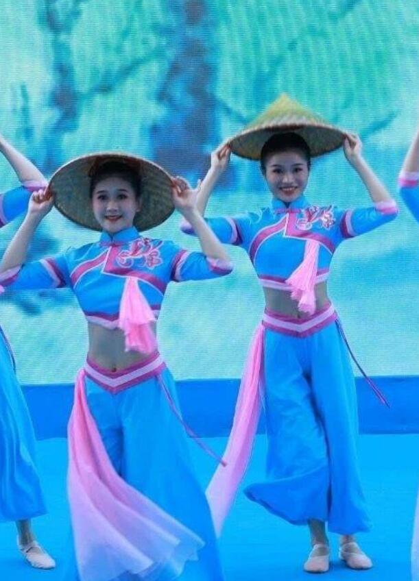 Chinese Folk Dance Clothing Tanka Women Group Dance Outfit Stage Performance Costume and Bamboo Hat Complete Set