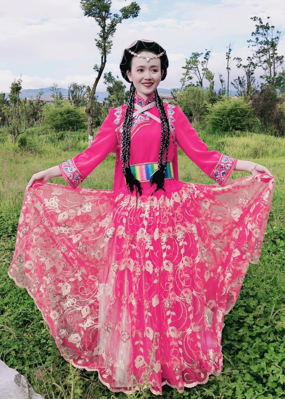 Yunnan Lijiang Ethnic Minority Clothing Chinese Naxi Mosuo Bride Costume Pumi Performance Rosy Outfit