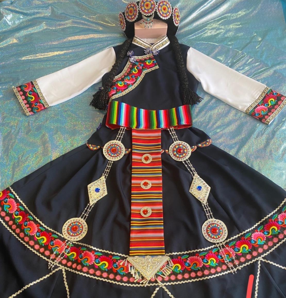 Handmade Naxi Ethnic Embroidery Costume Chinese Minority Nationality Clothing