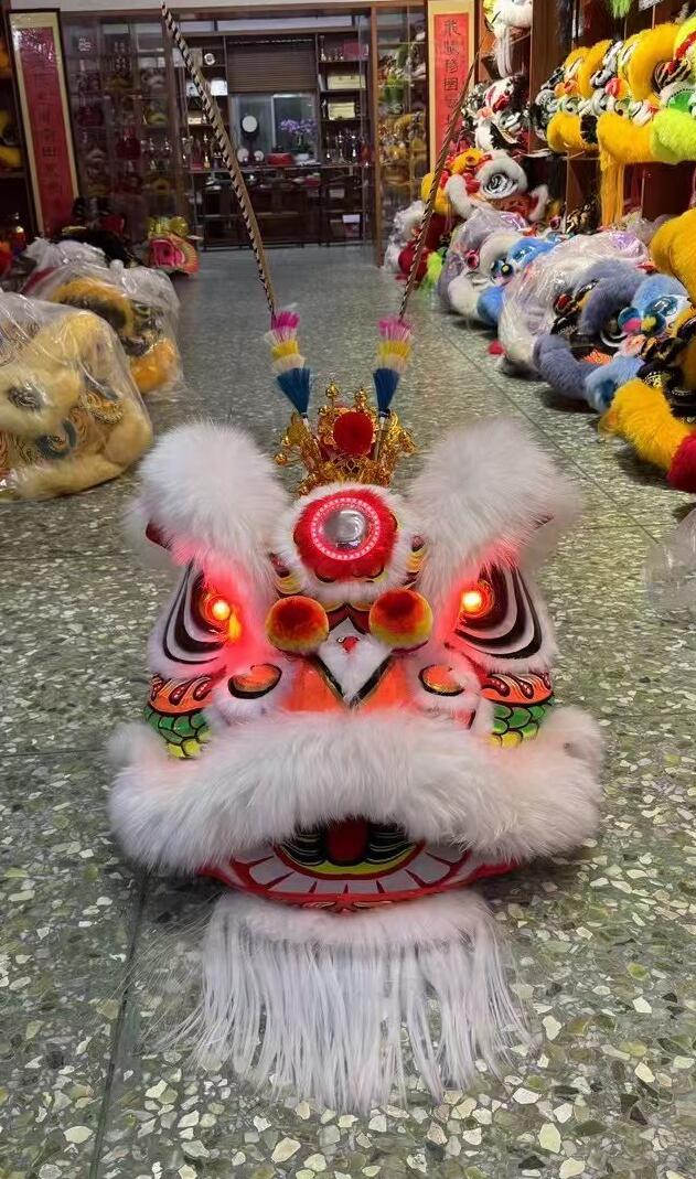 Traditional Celebration Lion Dance Costumes LED Light Eye Chinese Dancing Lion Head Complete Set