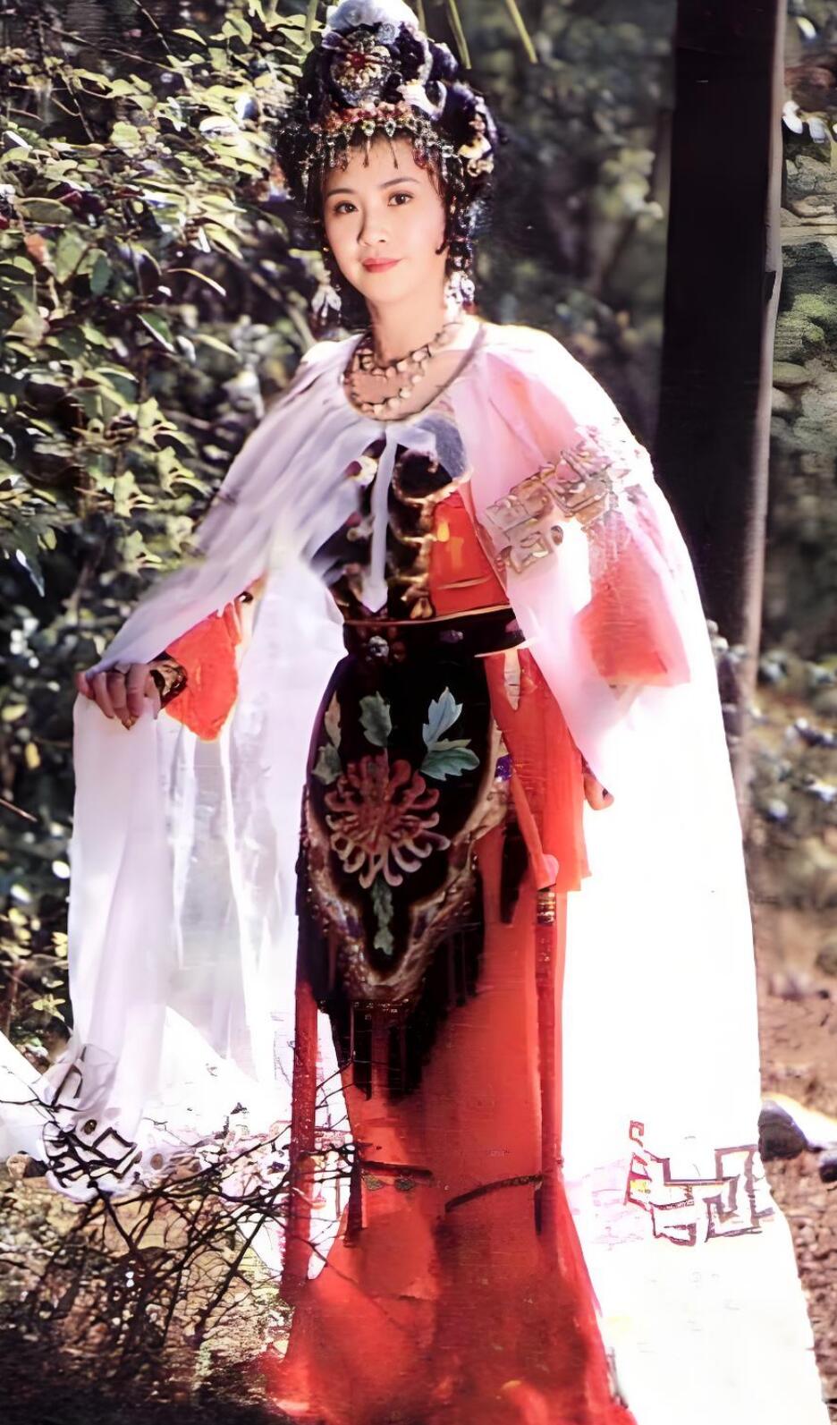 86 Version Journey To The West Princess Iron Fan Costume Chinese TV Drama Queen Outfit
