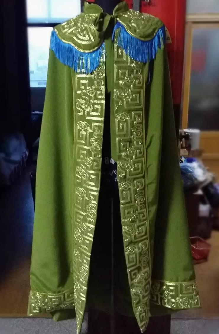 Chinese Beijing Opera Costume Lao Dan Outfit Fully Gold Embroidered Edge Cape