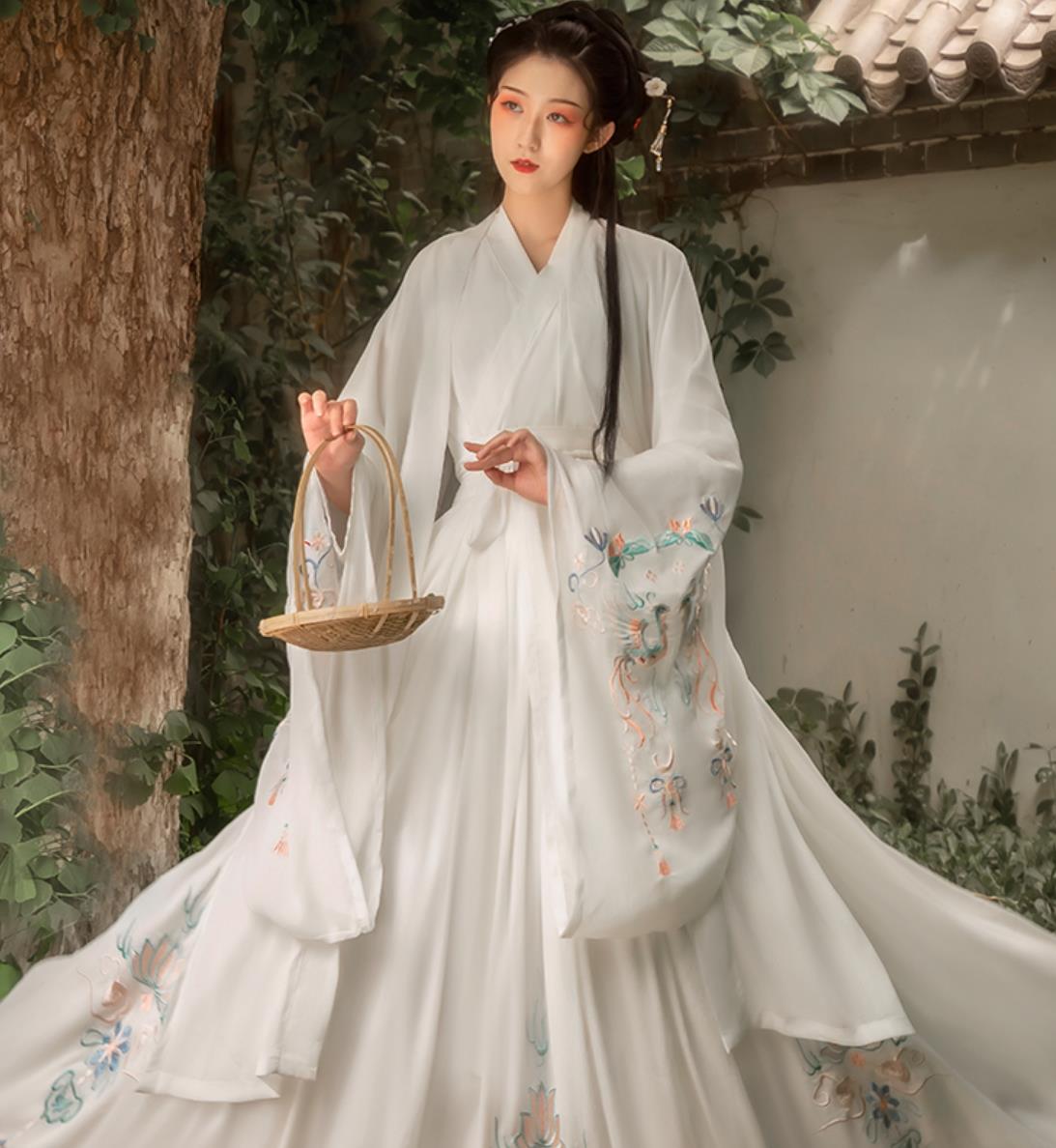 Ancient Princess White Wide Sleeves Cape Blouse Heavy Embroidery Dress Chinese Traditional Women Hanfu