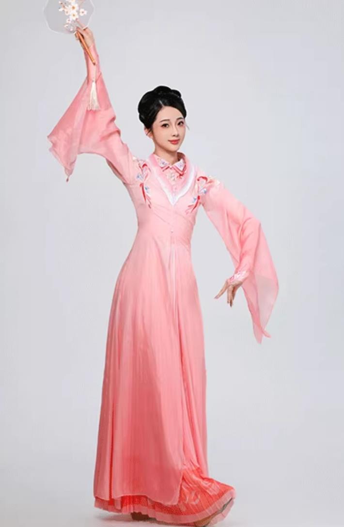 Women Fan Group Dance Lotus Award Pink Attire How Can One Not Recall Jiangnan Classical Dance Performance Costume